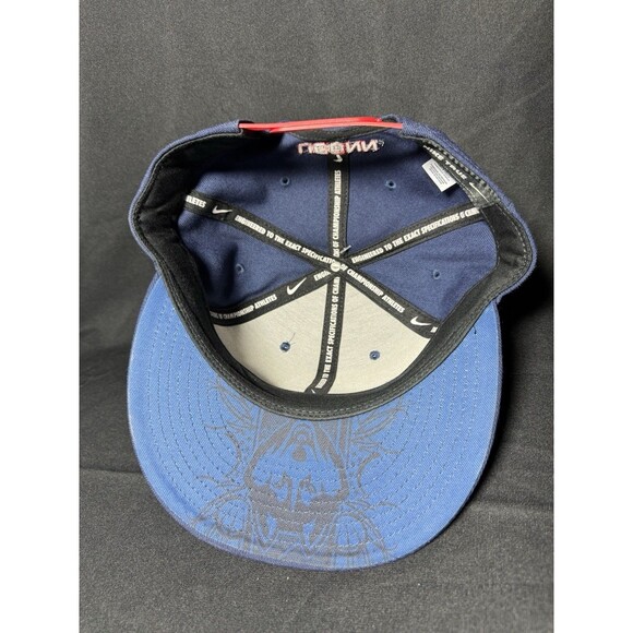 UConn Huskies Nike True Men's Wolf Navy Blue Hat EUC University Of Connecticut - Picture 2 of 6